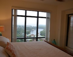 Cijela kuća/apartman 11 th Floor, 3 bed/2bath South Facing Cape Harbour Condo with beautiful views (Cape Coral, Sjedinjene Američke Države)