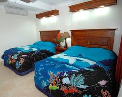 Hotel Manta Ray Bay Resort (Colonia, Micronesia)