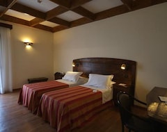 Khách sạn Unahotels Regina Bari (Noicàttaro, Ý)