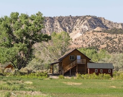 Toàn bộ căn nhà/căn hộ New! Cozy Henrieville Cabin Mins To Bryce Canyon (Henrieville, Hoa Kỳ)