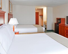 Hotel Country Inn & Suites by Radisson, Birch Run-Frankenmuth, MI
