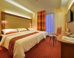 Hotel Maxmilian Lifestyle Resort (Loucen, Czech Republic)