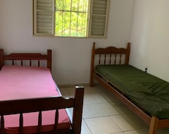 Entire House / Apartment SÍtio Com Área De Lazer (Claraval, Brazil)