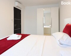 Khách sạn Residences Bellavista 1 (Novalja, Croatia)
