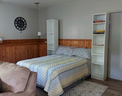 Hele huset/lejligheden Waterfront Studio On The Island. Long Term Stays Only. Unlimited Wifi. (Hilton Beach, Canada)