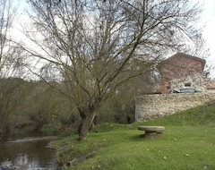Koko talo/asunto Old Mill At 25 Km. Segovia, Eco House Design In Nature (Escobar de Polendos, Espanja)