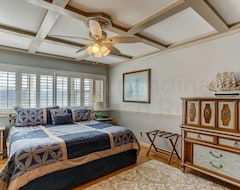 Hotel Oceanfront Condo With Access To One Of A Kind Pier! (Fernandina Beach, USA)