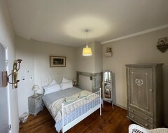 Toàn bộ căn nhà/căn hộ Stunning 5-bedroom Farmhouse & 1 Bedroom Gite (Saint-Sauveur-de-Carrouges, Pháp)