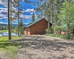 Entire House / Apartment Trego Resort -style Cabin W/lake,trails & 40 Acres (Trego, USA)