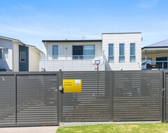 Toàn bộ căn nhà/căn hộ Executive & Absolute Beachfront (Strathalbyn, Úc)