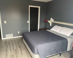 Toàn bộ căn nhà/căn hộ Well-equipped, Renovated 3 Bedroom With Game Room (Farmington, Hoa Kỳ)