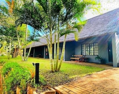 Khách sạn Ndumu River Lodge (Jozini, Nam Phi)