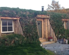 Toàn bộ căn nhà/căn hộ Turf House & Arctic Dome (Kvalsund, Na Uy)