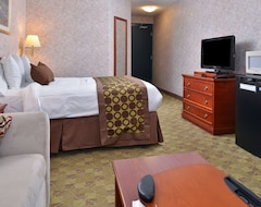 Khách sạn Lexington Inn & Suites-Windsor (Windsor, Canada)