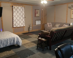 Toàn bộ căn nhà/căn hộ Cwr Cottage - A Cozy 1 Bedroom Cottage In Country Setting (Mascoutah, Hoa Kỳ)