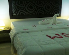 Hotel Azoush Tourist Guest House (Fulhadhoo, Maldives)