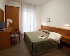 Khách sạn Hotel International (Gabicce Mare, Ý)
