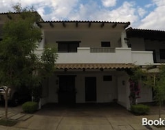 Entire House / Apartment Comoda Casa En Residencial San Andres (San Miguel, El Salvador)