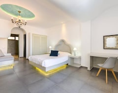 Khách sạn Blue Suites Apartments (Vothonas, Hy Lạp)