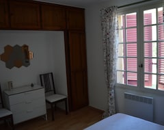 Koko talo/asunto Provencal House (Marignane, Ranska)