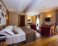 Paradise Hotel & Wellness (Saint-Vincent, İtalya)
