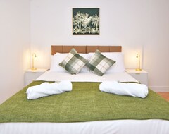 Hele huset/lejligheden Perfect Fusion Of Comfort And Convenience At Chapel House. Book Now! (Sandbach, Storbritannien)