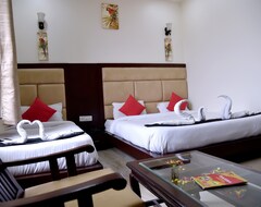 Hotel Basera (Mathura, India)