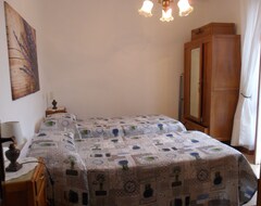 Toàn bộ căn nhà/căn hộ House Of Roses, A Small One Bedroom Apartment For Holidays (Montaldo di Mondovì, Ý)