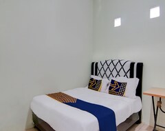 Hotelli Spot On 92797 Awi Stay Syariah (Dumai, Indonesia)