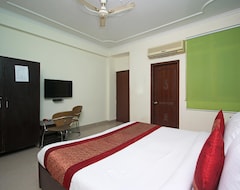 Hotelli OYO 7619 Hotel VRS (Delhi, Intia)