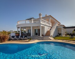Toàn bộ căn nhà/căn hộ Villa Ocean Blue, Ocean views , Walk to beach, 5 Bedrooms, Air-con, BBQ & Pool (Ferragudo, Bồ Đào Nha)
