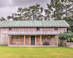 Entire House / Apartment Charming Lakefront Retreat With Pier And Grill! (Port Gibson, USA)