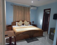 Hotel Coded Guest House (Accra, Gana)