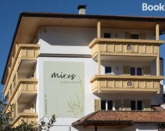 Khách sạn Dornbach (Tirol, Ý)
