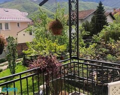 Toàn bộ căn nhà/căn hộ Cozy, Peaceful Apartment Near City Center. (Peć, Kosovo)