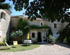 Toàn bộ căn nhà/căn hộ Emmas Cottage Gîte Au Calme Au Milieu Des Vignes à 3km Du Bourg.proche De Royan (Gémozac, Pháp)