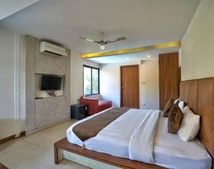 Khách sạn Fabhotel 7 Eleven Resort (Candolim, Ấn Độ)
