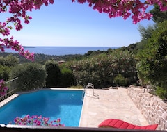 Tüm Ev/Apart Daire Quiet Holiday Villa With Pool And Stunning Sea Views For Up To 10 People (Cavalaire, Fransa)