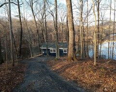 Toàn bộ căn nhà/căn hộ The Cabin At The Lake (Wolftown, Hoa Kỳ)