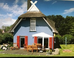 Koko talo/asunto Stilvolles Reetdach-haus Mit Viel Sonne, Luxus, Tollem Garten & Leuchtturmblick (Putgarten, Saksa)