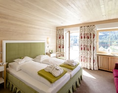 Hotelli Relais du Silence Hotel Stäfeli (Lech am Arlberg, Itävalta)