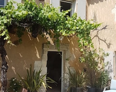 Khách sạn Le Mas De Roussillon (Roussillon, Pháp)