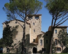 Khách sạn Borgo Le Terre Del Verde (Gualdo Tadino, Ý)