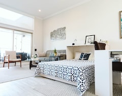 Cijela kuća/apartman Modern Beachfront 2 Bedroom Condo With Amazing Views (Ladysmith, Kanada)