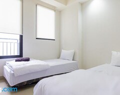 Khách sạn Redliving Apartemen Evenciio Win Property (Depok, Indonesia)