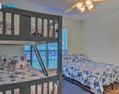 Cijela kuća/apartman Cozy Pensacola Home With Yard 10 Mi To Dtwn! (Pensacola, Sjedinjene Američke Države)