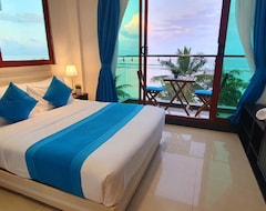 Huvan Beach Hotel At Hulhumale (Atolón de Male meridional, Islas Maldivas)