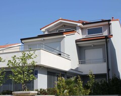 Casa/apartamento entero Apartamento para 4 + 1 personas, a 150 m de la playa, con vistas al mar (Pula, Croacia)