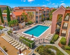 Hotelli St Pete Beach 2 Br 2 Ba Condo Ask About Specials! Wifi Walk To The Beach (St. Pete Beach, Amerikan Yhdysvallat)