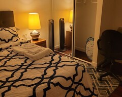 Cijela kuća/apartman 2 Luxury Bedroom In Basement For 4 People !!! (Winnipeg, Kanada)